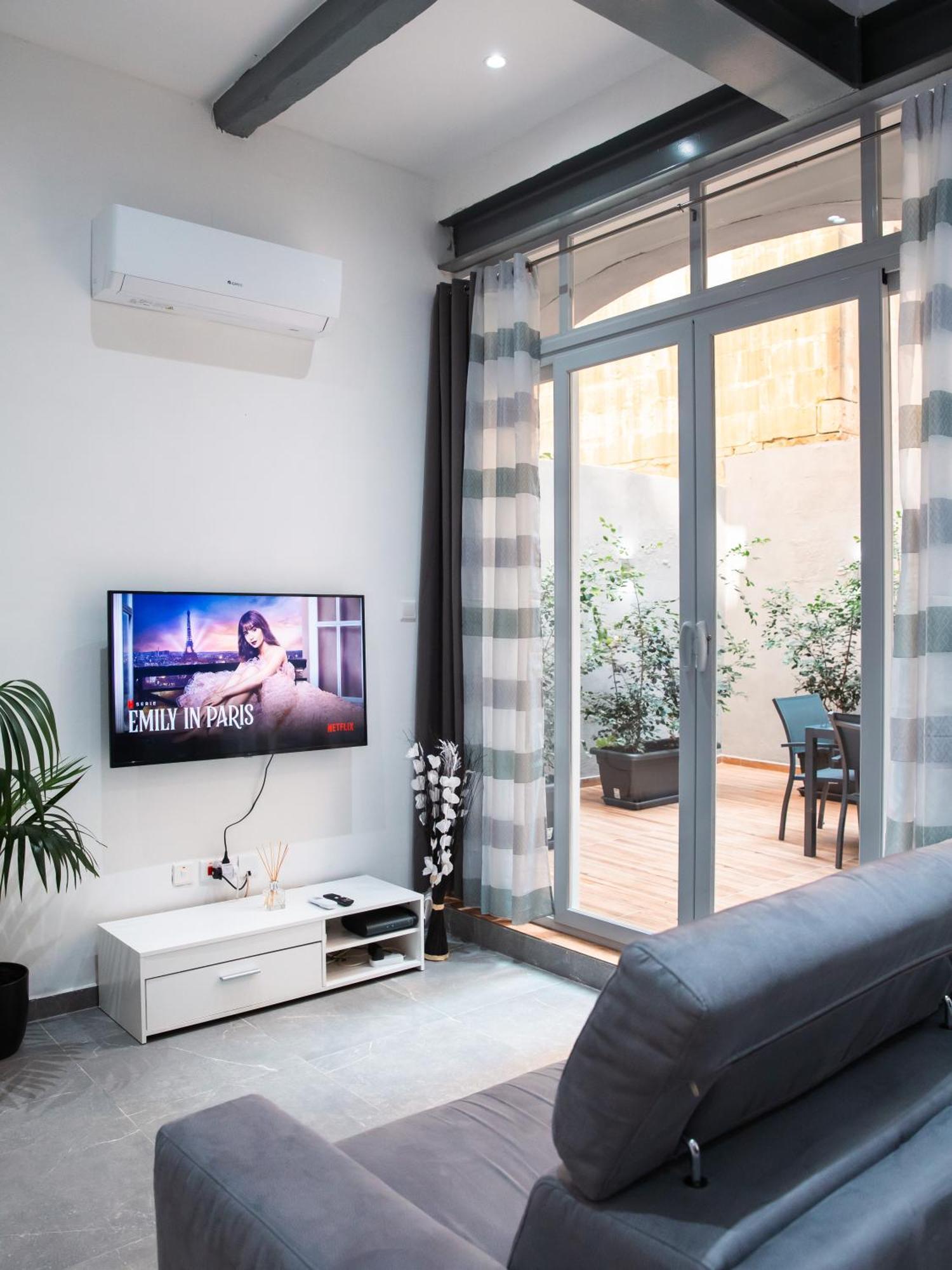 Valletta Waterfront Backyard Flat By Arcobnb Il-Furjana Exterior photo